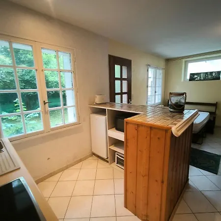 Apartamento Independant Avec Jardin A 4min De La Gare Laval (Mayenne)