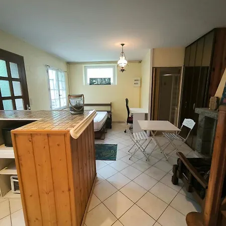 Independant Avec Jardin A 4min De La Gare * Laval (Mayenne)